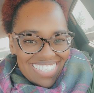 Meet your Posher, Noelle